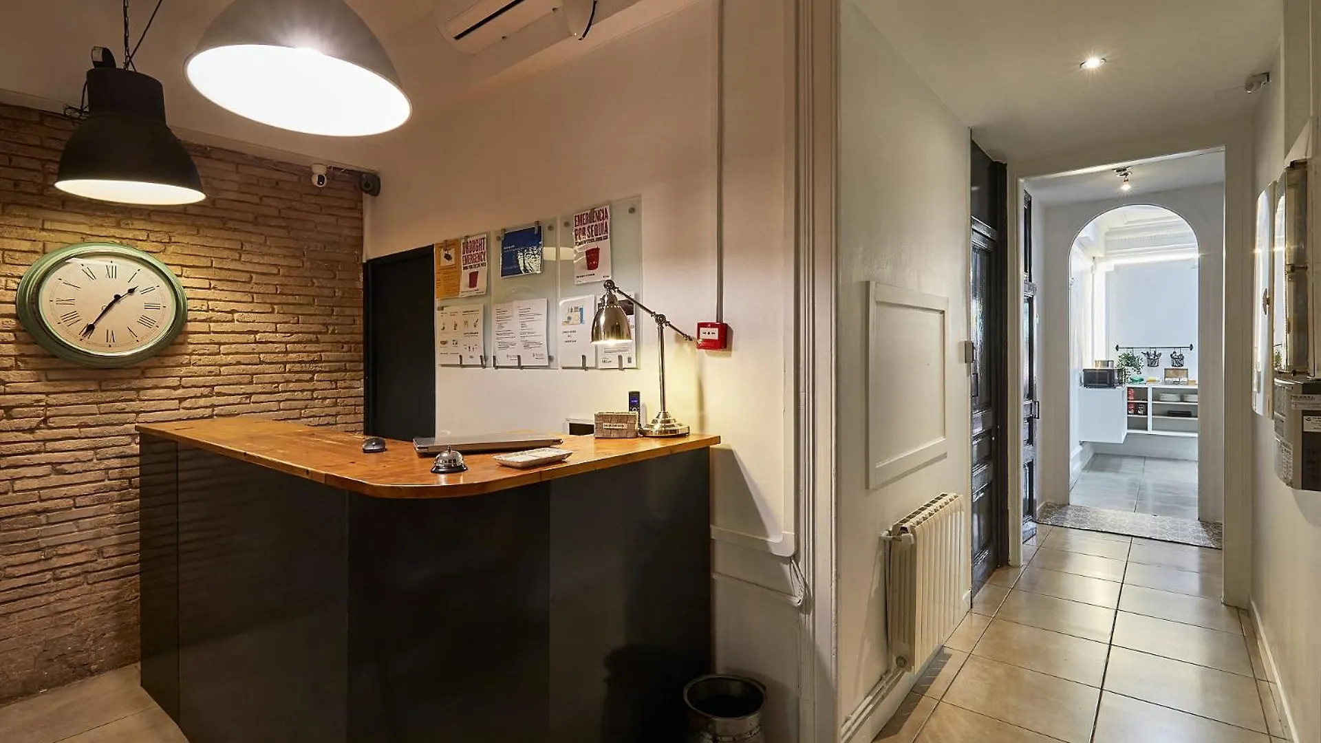 Guest house Ella Hostel Gran Via Barcelona