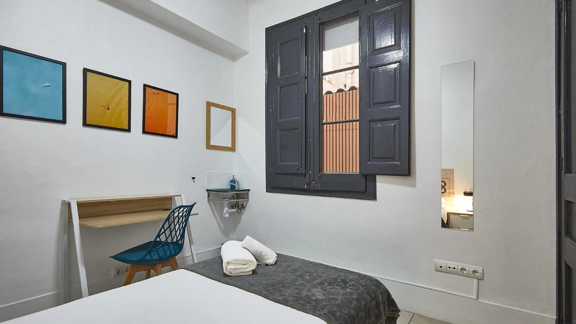 Guest house Ella Hostel Gran Via Barcelona