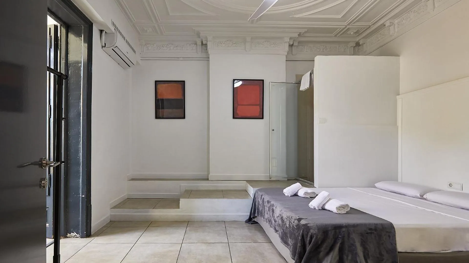 Ella Hostel Gran Via Barcelona 2*,  Spain
