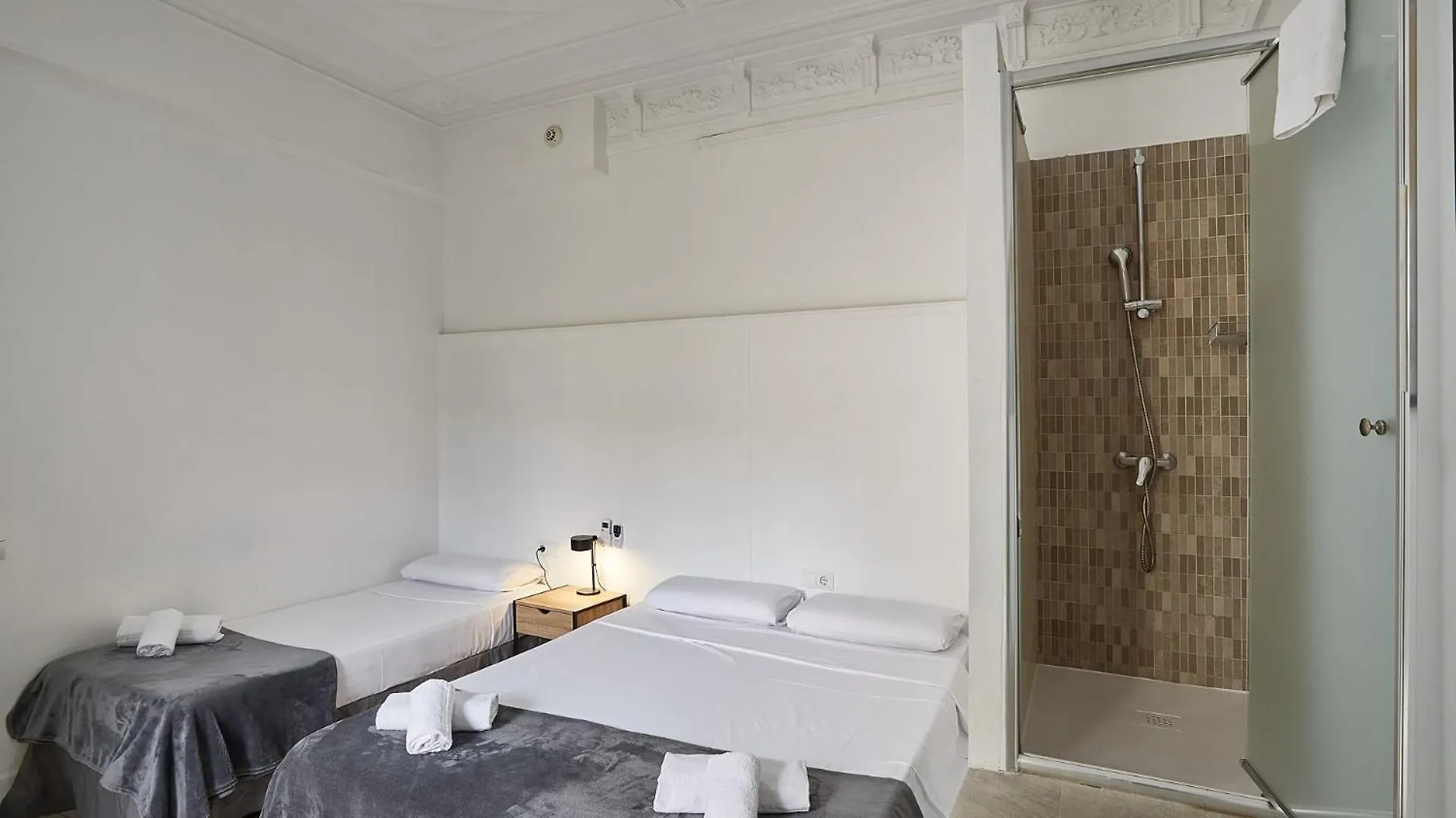 Ella Hostel Gran Via Barcelona Gasthof