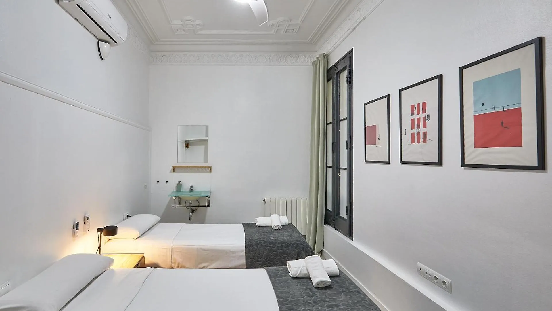 Ella Hostel Gran Via Barcelona