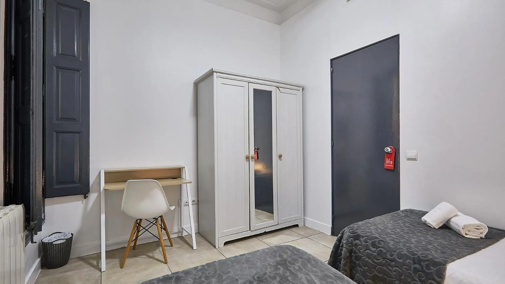 Ella Hostel Gran Via Барселона 2*,  Испания